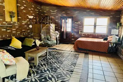 Image de Cozy, Private1-bedroom in charming Schenectady with Private Bathroom