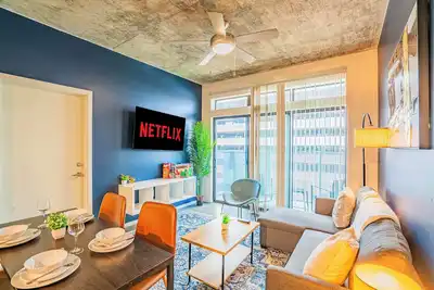 Image de Dt Phx Apt | Pool, Gym, Parking & Balcony