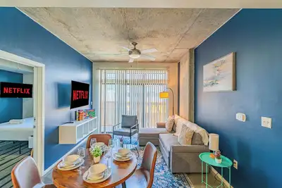 Image de Relaxing Dt Phx Apt | Pool, Gym, W/D + Parking