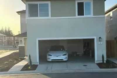 Image de Newly Developed Lux Modern Home