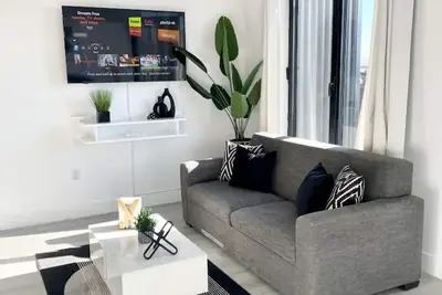 Image de Jan 38% Promo:Queen Studio w/ Pool + Gym Near Nyc