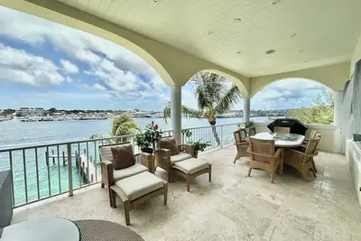 Image de Paradise Island! Prime waterfront view in a duplex