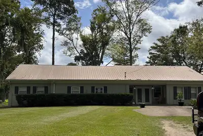 Image de Charming lake house on Lake Blackshear. In Warren slew, very good location.