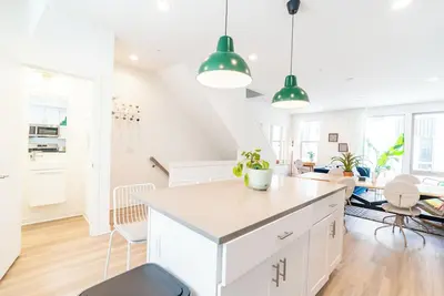 Image de Rest & Relax by River - 3 beds/3. 5 Baths/Private Garage