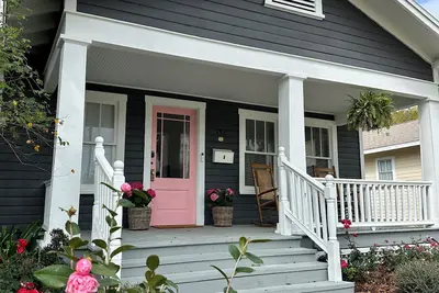 Image de New Deland Historic Cottage