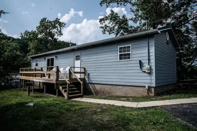 Image de Newly Refurbished 2 Bedroom Duplex cabin in Albany, Ky with Slip, Wi-Fi #19