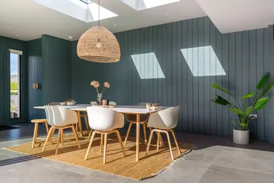 Image de Maison-Design-Salle de bain privée séparée-Vue sur la cour-Downsea