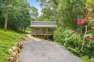 Image de Welcome to the Blue Ridge Treehouse