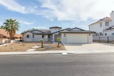 Image de Luxury Laughlin River and Lake Oasis / Beautiful Backyard w/ Pool / 3bed 2bath