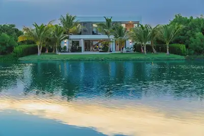 Image de New Lake Front Villa In Delightful Punta Cana Resort