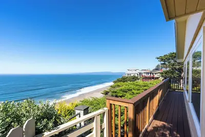 Image de Stunning Coastal Cottage w/ Views of Monterey Bay!