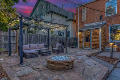 Cozy 3bd Retreat w\/ Free Parking