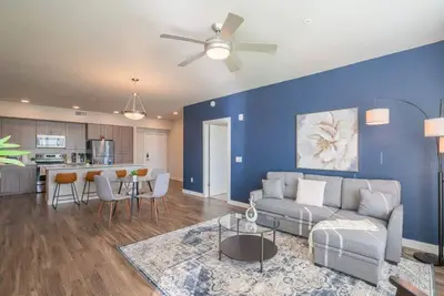 Image de Dt Tempe Retreat | Pool, Gym, Parking, W/D, Balcony