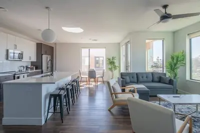 Image de Relax in Tempe 2bd with Pool Gym Parking Wd!