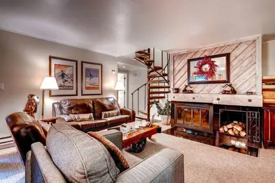 Image de 3br Forest Condo, Mountain Views + Full Kitchen