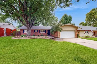 Image de Gorgeous private home, great for families with a private yard, dog friendly