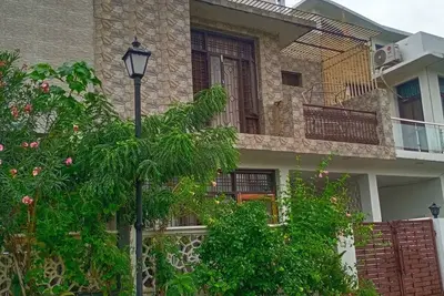 Image de 4-bedroom villa in welcoming Lucknow with Ac, WiFi. Enjoyable stay guaranteed