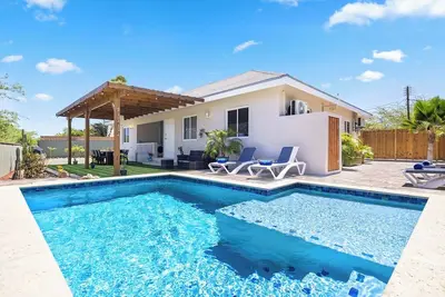 Image de Renovated ~ PrivatePool ~ OutdoorDining ~ Location