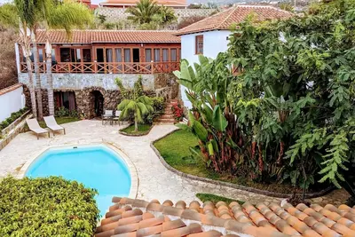 Image de Villa de vacances 'Gardel - La Cueva' avec vue sur la mer, piscine partagée et Wi-Fi