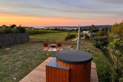 Image de Tiny House 'Bada' avec Vue mer, bain nordique, terrasse privée et Wi-Fi