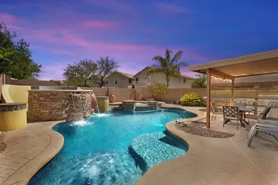 Image de Modern Phoenix Haven w\/ Private Pool & Patio!