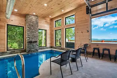 Image de Direct Trail Access| Indoor Pool Cabin | Sleeps 10 | Wears Valley