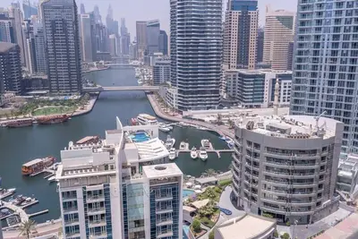 Image de Dec Tower - 1808 · Seaside serenity Stylish Marine-Themed Apartment