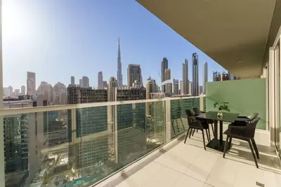 Image de Contemporary Apartment with Burj Khalifa View