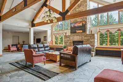 Image de Cozy Ski-In/Ski-Out Condo with Heated Pool