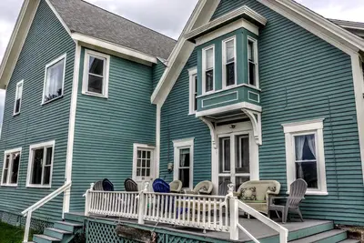 Newly Renovated 3 Br 2 Ba walking distance to Pemaquid Beaches