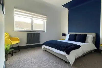 Image de Modern 3 Bed House with Parking
