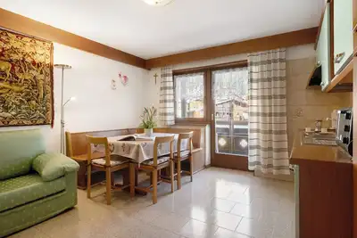 Image de Appartement 'Appartamento 4 Persone' avec vue sur les montagnes, balcon et Wi-Fi