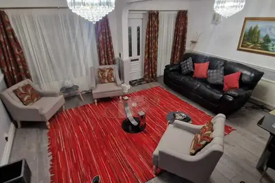 Image de 4 Bedroom Luxury Home with Garden in East London