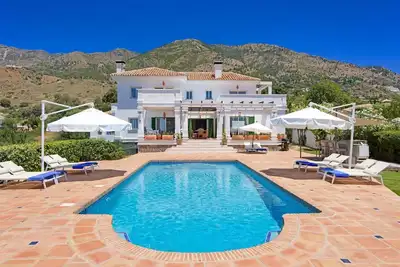 Image de Villa Alhabero - Six Chambres Villa, Couchages 12