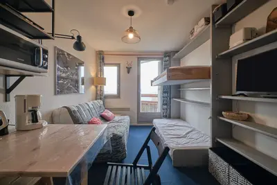 Image de Appartement 'Studio Gaelle' avec vue sur les montagnes, piscine partagée et jardin partagé
