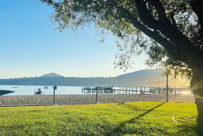 Image de Downtown Beachhouse!