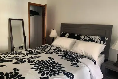 Image de Entire apartment, very nice and freshly renewed is located at the second floor.