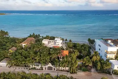 Image de Beachfront Hacienda Soliman Bay!