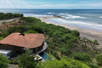 Image de Casa Manta Ray, Unique Oceanfront home!