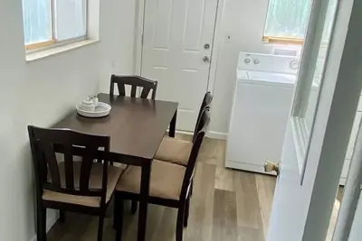 Image de Cozy 2Bedroom Modern Retreat