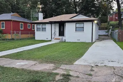 Image de Charming 3-bedroom 2 bathroom house with WiFi, Ac in marvelous Birmingham. .