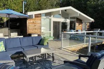Image de Waterfront cottage with a view! Kayaks included