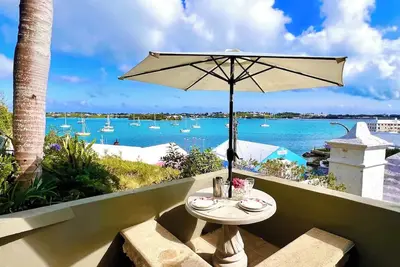 Image de Ruby Rocks Apt: Luxury, Harbour View Gem In Historic St George's