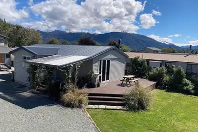 Image de Hui Hui House-Family friendly Holiday Home- The gate way to Milford & Fiordland.
