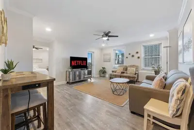 Image de Terrace, Skyline View, Downtown, Restaurant & Bars