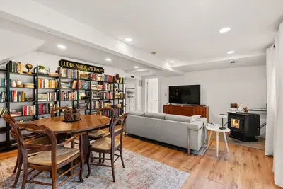 Image de Charming 2-bedroom farmhouse with WiFi and Ac in fabulous Bloomington