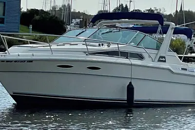 Image de Cozy boat in Marina at the base of Spirit Mountain in west Duluth.