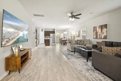 Image de Elegant Home with Cozy Vibes