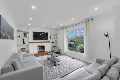 Image de Quaint 3br - 5 min to Utm/Erindale Park + Parking