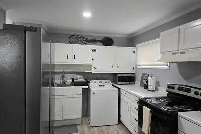 Cozy Haven in Hampton Roads – Near Beaches, Military Bases & Historic Sites!
